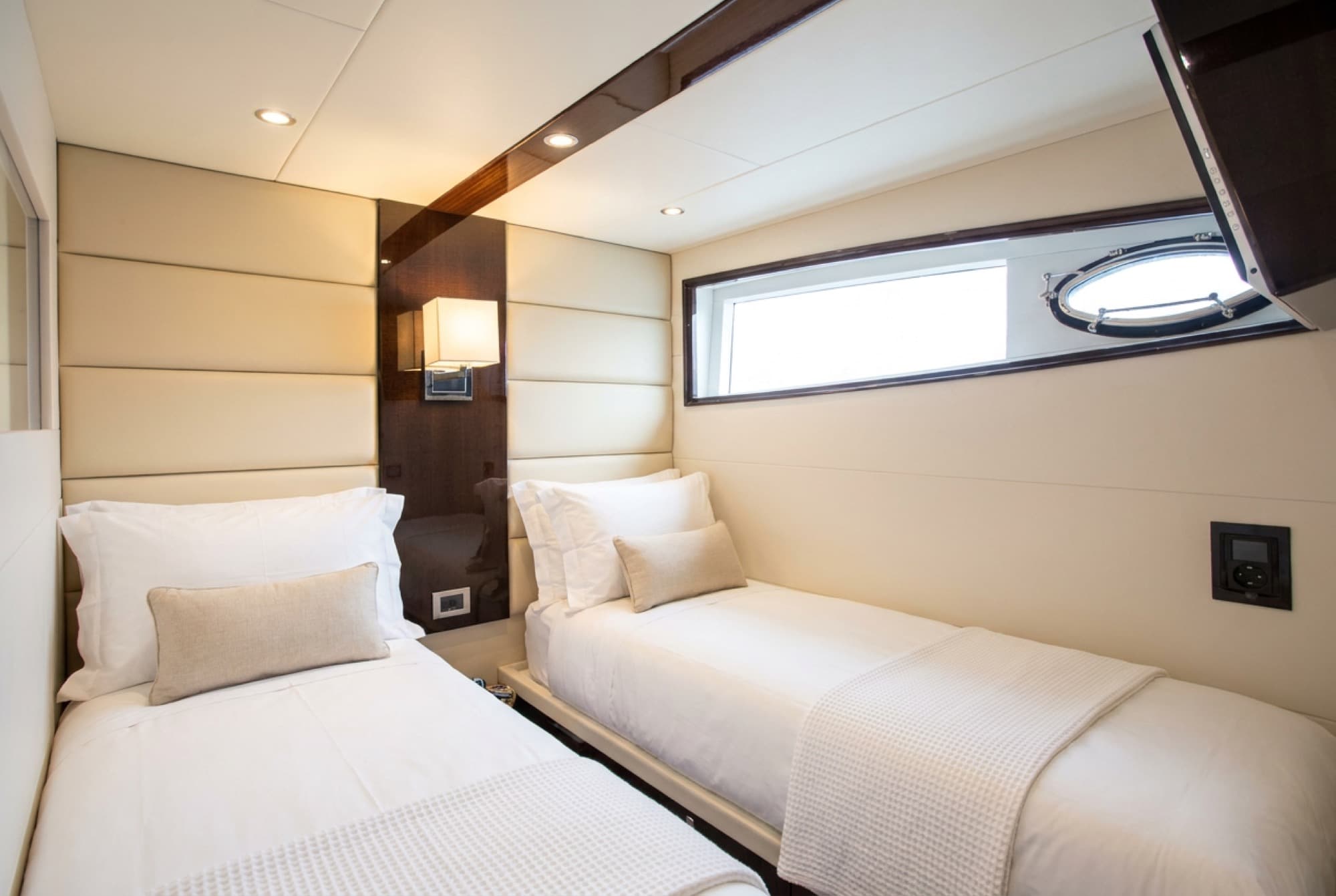 Twin guest cabin